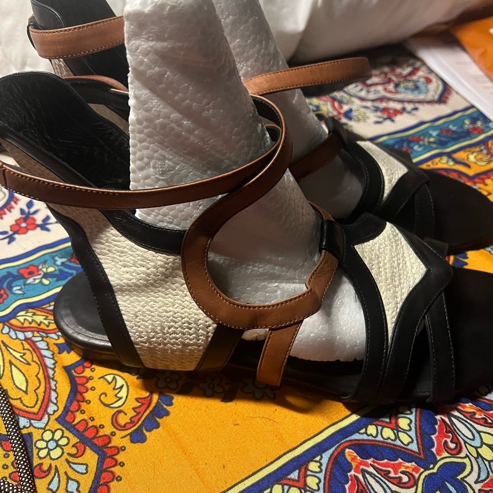Sandals - Picture 6 of 6